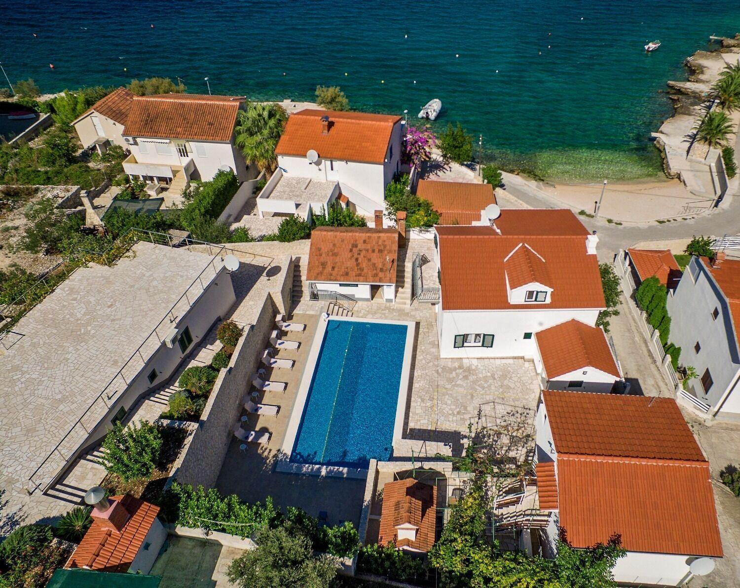 Apartments Bisernica-With Pool Ражань Экстерьер фото