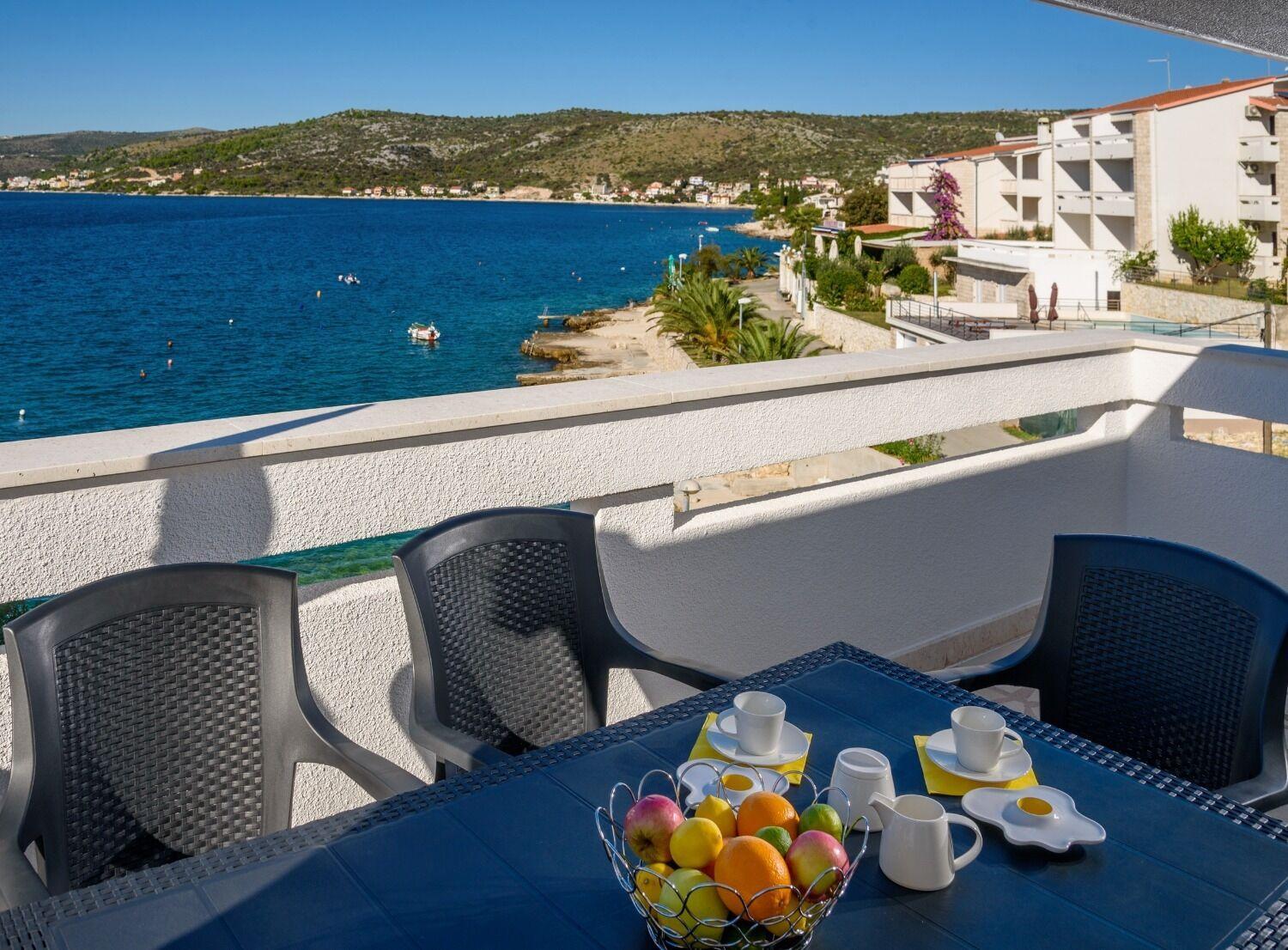 Apartments Bisernica-With Pool Ражань Экстерьер фото
